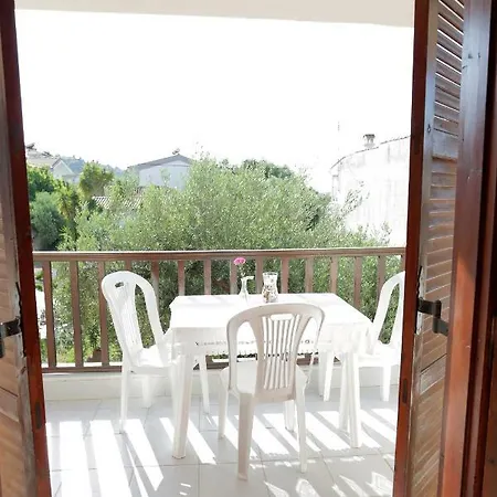 Апартаменты House Nativa Мола-Калива